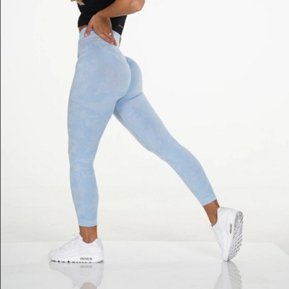 Nvgtn icy blue camo leggings